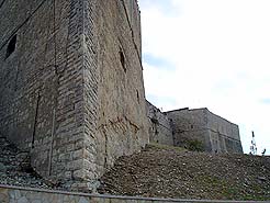 Vieste, Pizzomunno, Gargano - Splendida citt&agrave; sul Gargano, con numerosi alberghi, residence, hotel, villaggi, pensioni, agenzie e agriturismo a disposizione del Turismo. 