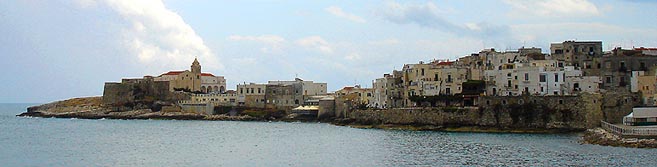 Vieste, Pizzomunno, Gargano - Splendida citt&agrave; sul Gargano, con numerosi alberghi, residence, hotel, villaggi, pensioni, agenzie e agriturismo a disposizione del Turismo. 