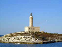 Vieste, Pizzomunno, Gargano - Splendida città sul Gargano, con numerosi alberghi, residence, hotel, villaggi, pensioni, agenzie e agriturismo a disposizione del Turismo. 